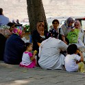 Schattiges Plätzchen hinter der Neuen Moschee  Istanbul/Eminönü-alt : Eminönü-alt, Istanbul, Menschen, Moscheen, Neue Moschee, Stadtteile, Türkei