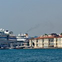 Kreuzfahrtschiff AIDAstella  Istanbul/Beyoglu : Beyoglu, Istanbul, Karaköy, Schiffsanleger und Hafenverwaltung, Stadtteile, Türkei