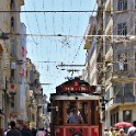 (Istiklal Cd.)  Istanbul/Beyoglu (Istiklal Cd.) : Beyoglu, Historische Strassenbahn, Istanbul, Istiklal Caddesi, Stadtteile, Strassenbahn, Türkei, Verkehrsmittel